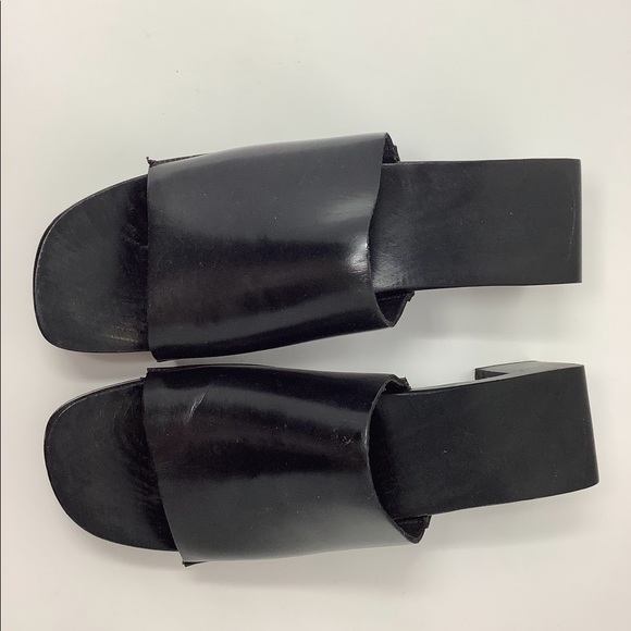 🛍🌸GUCCI Women’s slide on Sandal size 8.5💕💕 - Picture 2 of 8